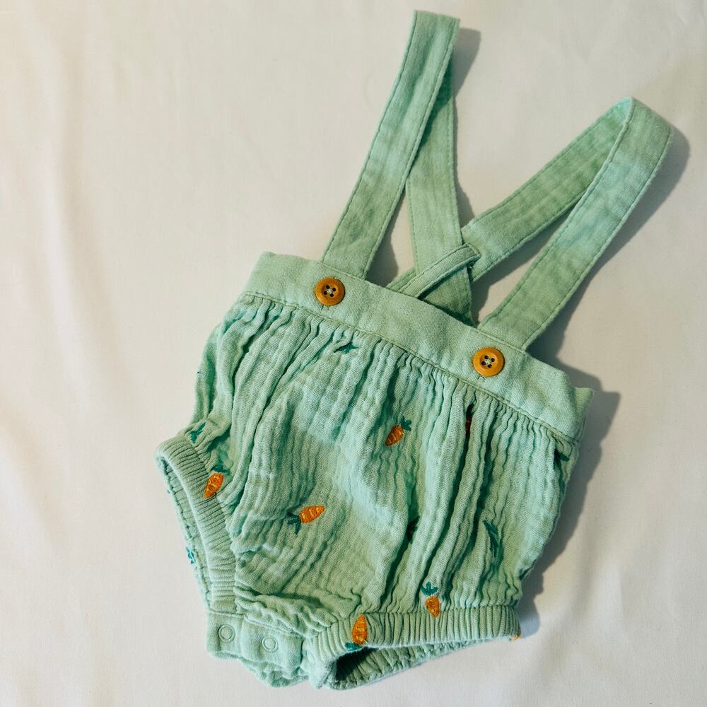 Cat & Jack Baby Easter Spring Carrot 100% Cotton Romper w/ Suspenders Sz 0-3 mo